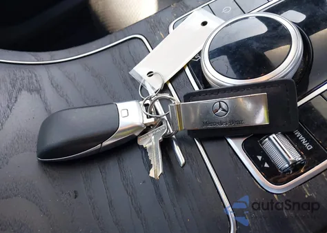 2019 Mercedes-Benz C 300 из США, поврежденный, VIN 55SWF8DB4KU285419